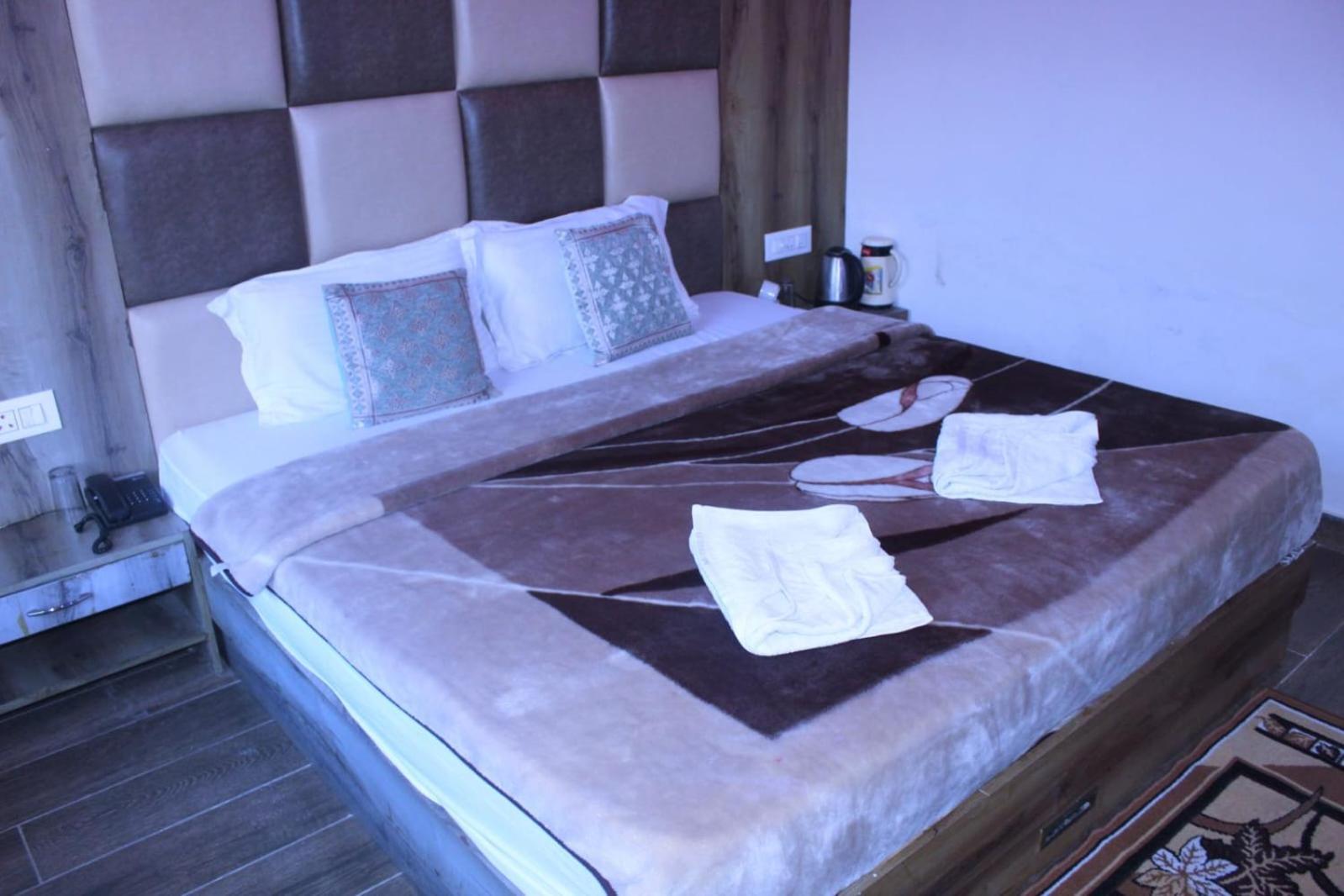 Hotel White Cloud Banikhet Kültér fotó